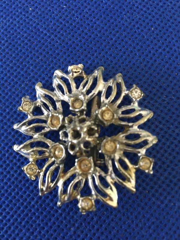 LOVELY VINTAGE BROOCH