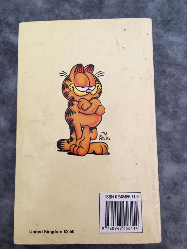 GARFIELD PAPER BACK LIFE AND LASAGNE 1994