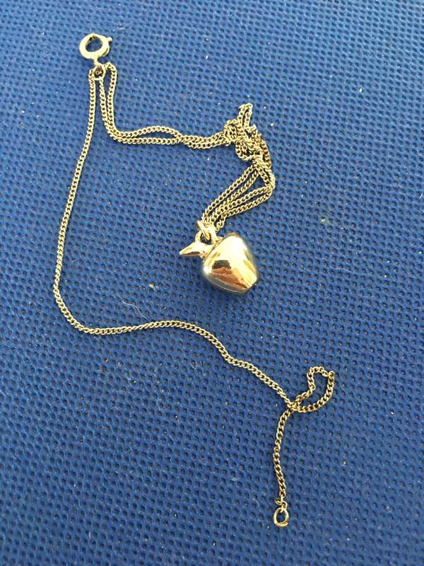 VINTAGE SMALL APPLE SILVER TYPE NECKLACE