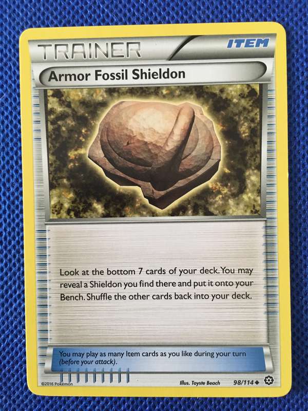 POKEMON TRADING CARD - TRAINER ARMOR FOSSIL SHIELDON