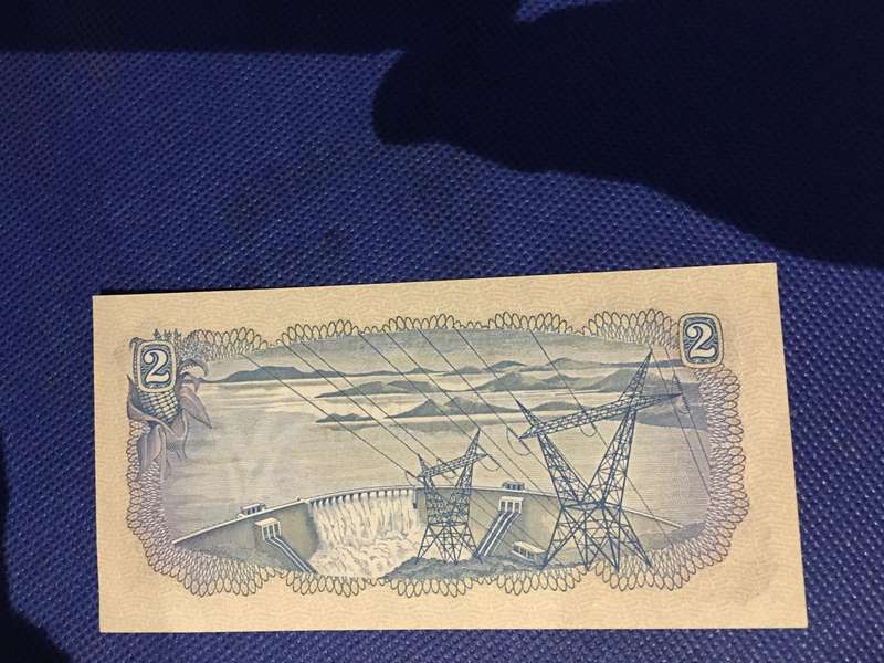 SOUTH AFRICA LOVELY CRISP BANK NOTE R2 WITH SPRINGBOK WATER MARK SERIAL NUMBER - D 535697
