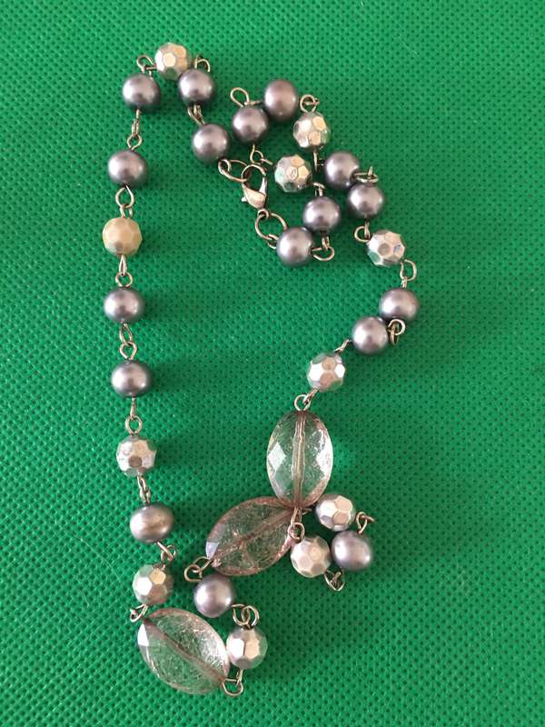 VINTAGE BEADED NECKLACE