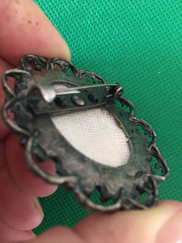 VINTAGE EMBROIDED BROOCH