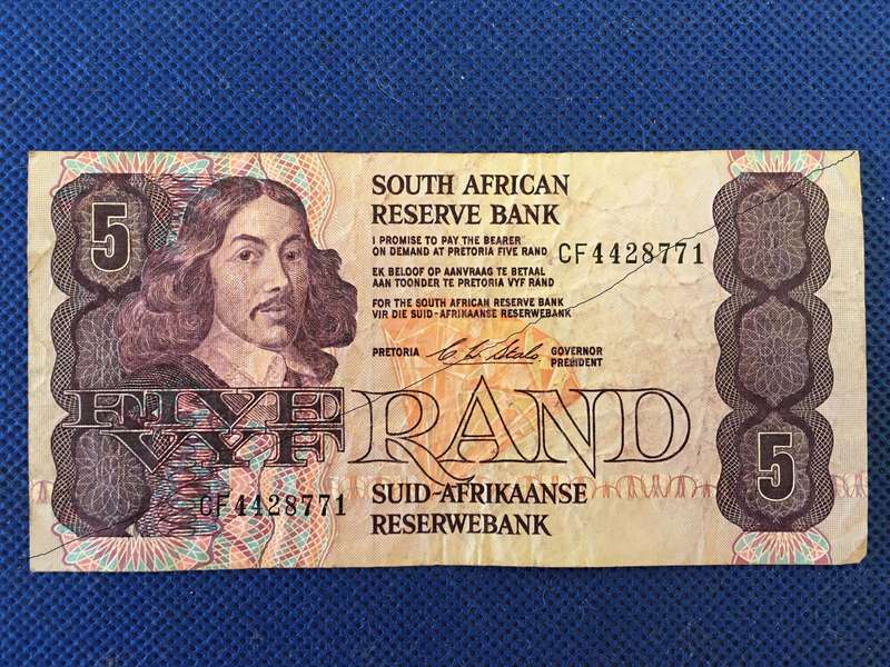 SOUTH AFRICA  R5 BANK NOTE - SERIAL NUMBER - CF 4428771