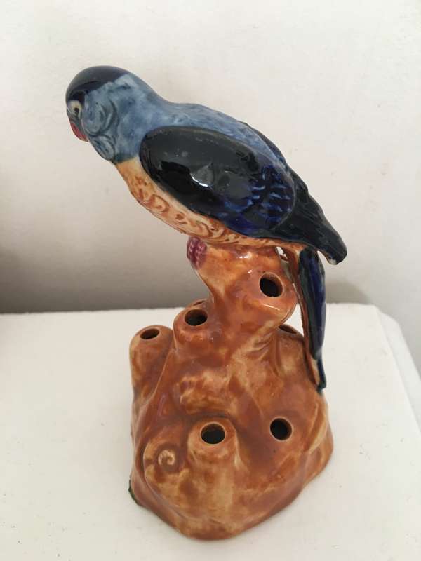 VINTAGE PARROT FIGURE - MADE IN JAPAN TIP OF WING MISSING