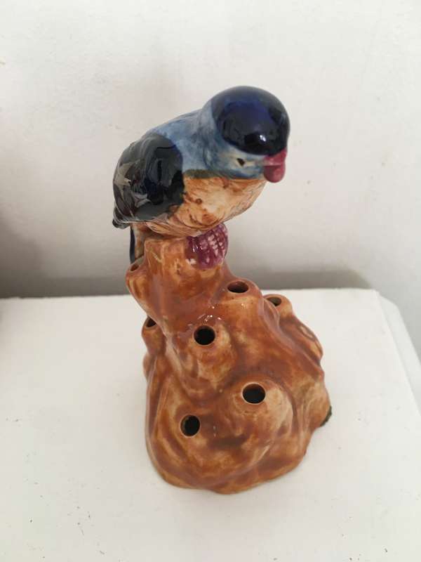 VINTAGE PARROT FIGURE - MADE IN JAPAN TIP OF WING MISSING