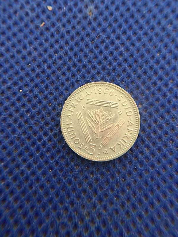 SOUTH AFRICA 3 PENCE - 1960