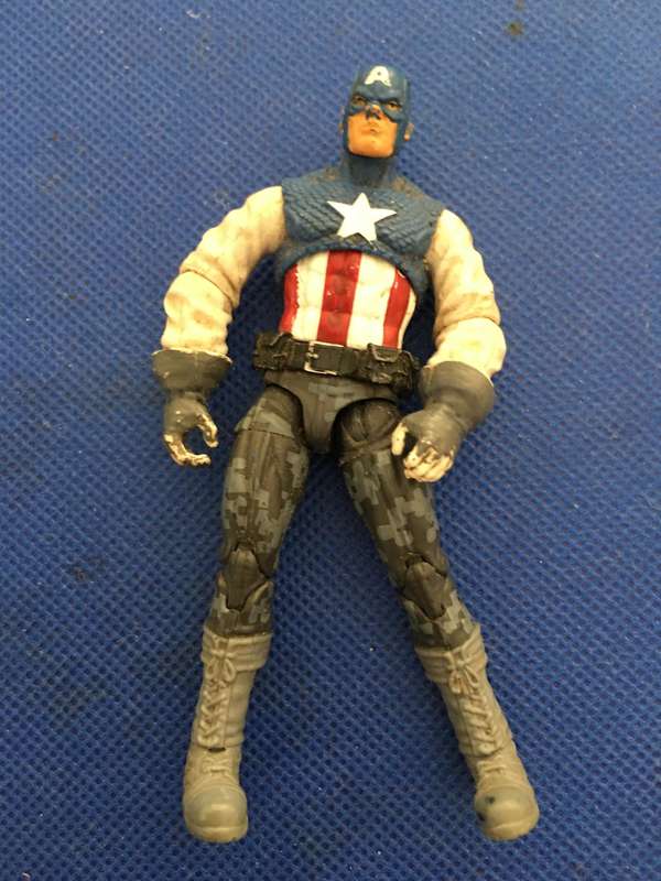 VINTAGE CAPTAIN AMERICA FIGURE  - APP 10 CM
