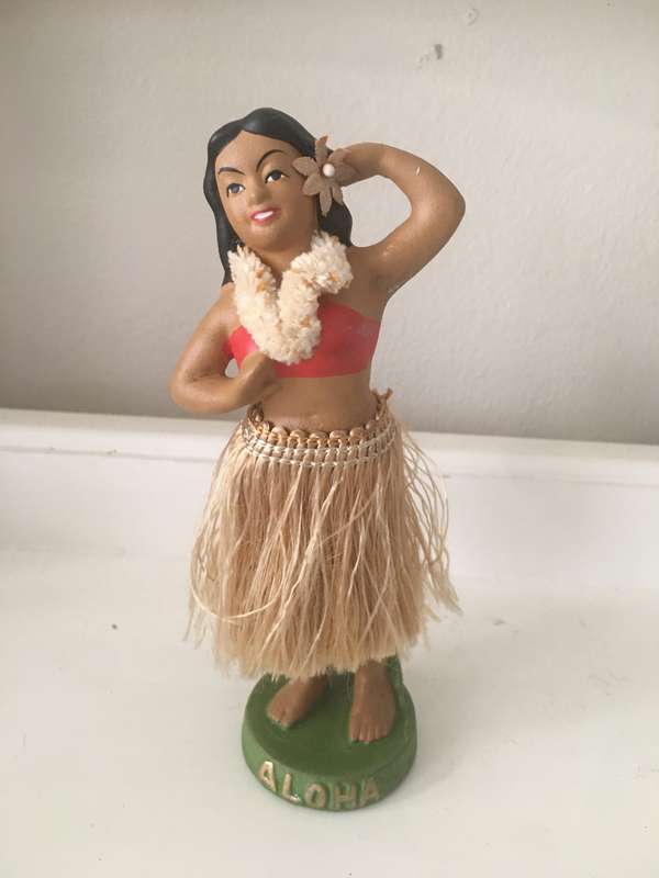 VINTAGE HAWAYAN  DANCING GIRL DASH BOARD OF CAR - CERAMIC