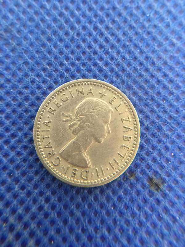 GREAT  BRITAIN 6 PENCE COIN - 1956