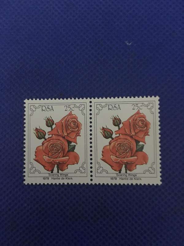 SOUTH AFRICA MINT PAIR OF ROSE CONVENTION STAMPS 25c