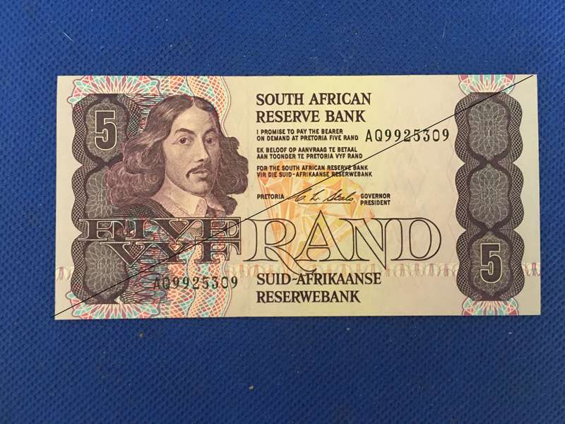 SOUTH AFRICA R5 FIVE RAND BANK NOTE - STALS - SERIAL NUMBER - AQ 9925309