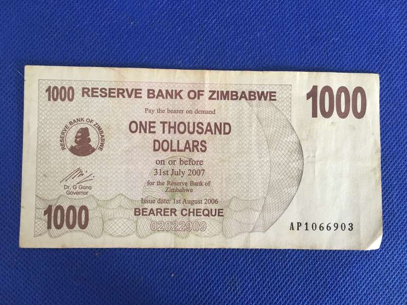 ZIMBABWE  ONE THOUSAND DOLLARS BANK NOTE BEARERS CHEQUE - 2007 SERIAL NUMBER - AP1066903