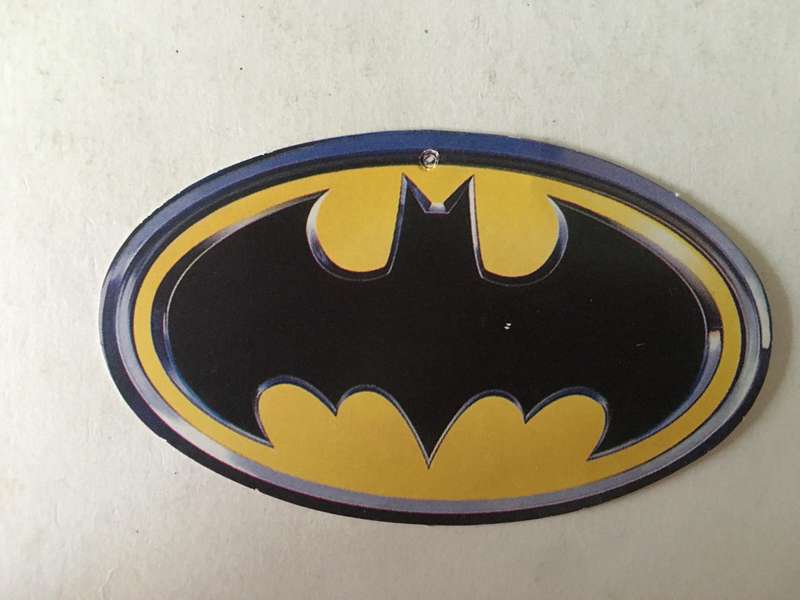 MARVEL / DC  -  VINTAGE BAT MAN  TIN - PLAYING CARDS AND UNO AVENGERS WITH 5 DICE