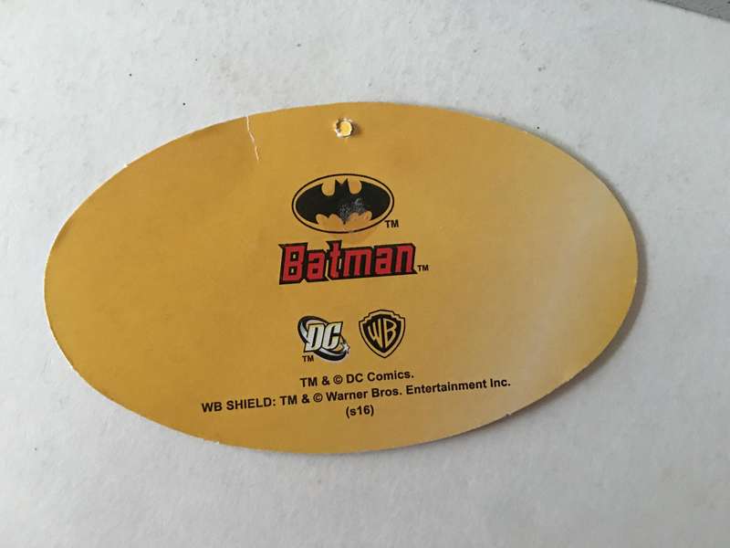 MARVEL / DC  -  VINTAGE BAT MAN  TIN - PLAYING CARDS AND UNO AVENGERS WITH 5 DICE