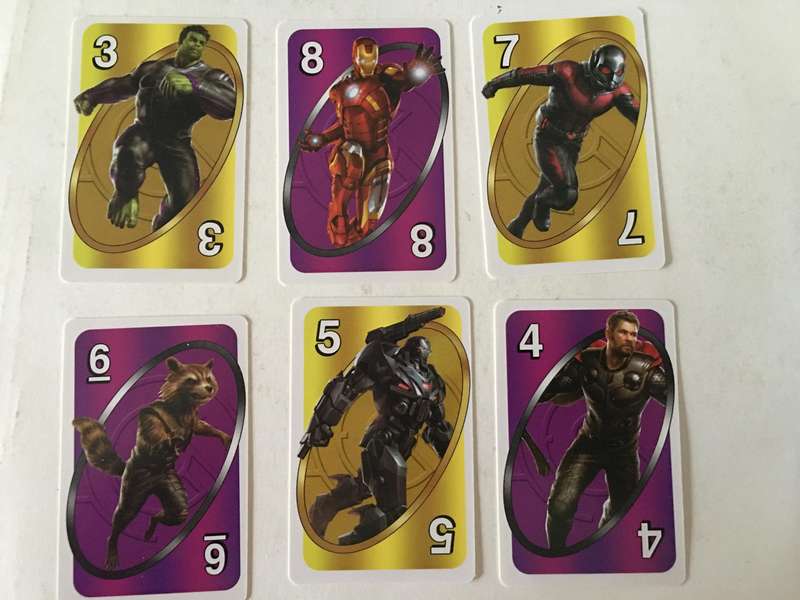 MARVEL / DC  -  VINTAGE BAT MAN  TIN - PLAYING CARDS AND UNO AVENGERS WITH 5 DICE