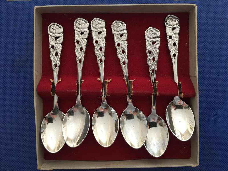 BOXED TEASPOON SET ROYAL DUTCH SILVERWORKS  MADE IN VOORSCHOTEN  HOLLAND