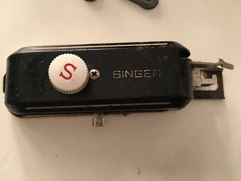 VINTAGE SINGER  SEWING MACHINE -VINTAGE ATTACHMENT FOR BUTTON HOLE AND OTHER ATTACHMENTS