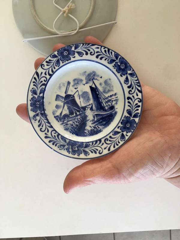 LOVELY VINTAGE DELFTS  BLUE JODON JOPON  DECORATIVE  PLATE SMALLER THAN SAUCER AND  JAPAN  PLATE