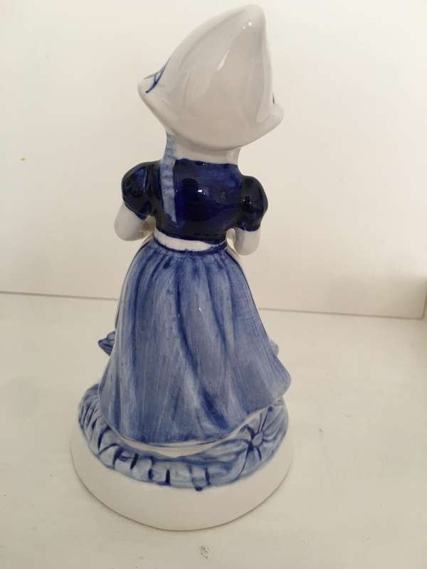 LOVELY VINTAGE HAND PAINTED DELFTS BLUE DUTCH GIRL FIGURE APP 16 CM TALL