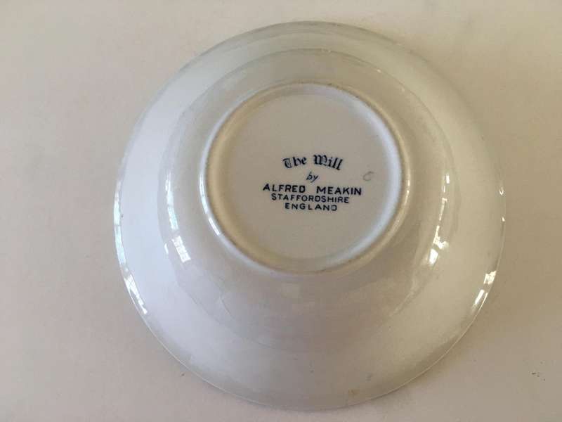 LOVELY VINTAGE  DESSERT BOWL - THE MILL ALFRED MEAKIN - ENGLAND