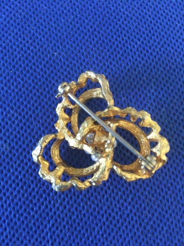VINTAGE BROOCH