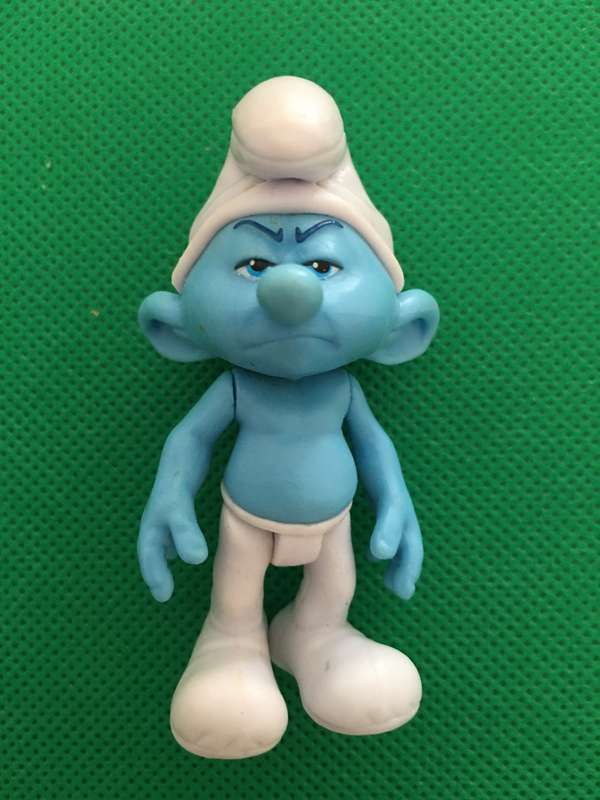 VINTAGE SMURF WITH MOVEABLE ARMS AND LEGS 2011 - WITH SERIAL NUMBER - GRUMPY