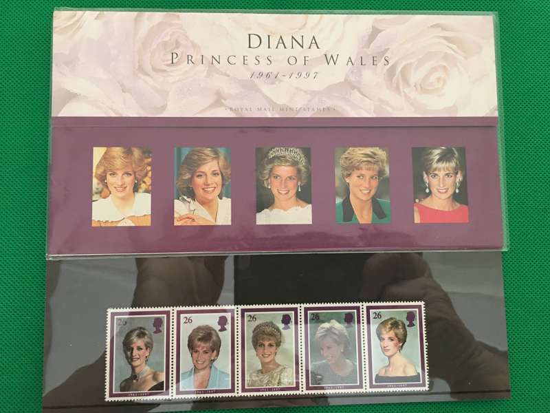 LOVELY MINT SET OF STAMPS OF PRINCESS DIANA IN LOVELY COVER