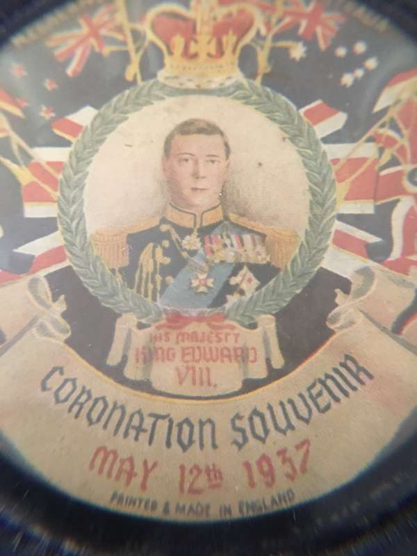 VINTAGE TO ANTIQUE LOVELY POWDER COMPACT - CORONATION OF KING EDWARD VIII - 1937 RARE PIECE