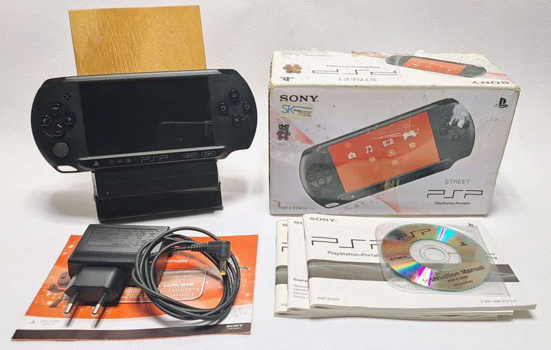 Sony PSP Street (Charcoal Black)(PSP-E1004)(In original packaging)