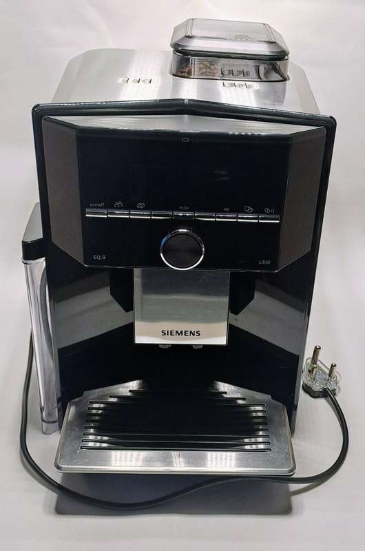 Siemens EQ.9 S300 Fully Automatic Coffee Machine - Exceptional Value