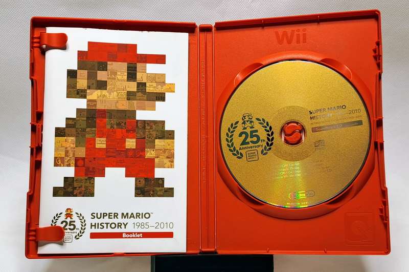 Nintendo 25th Anniversary Super Mario History CD with Booklet & SA Magazine with Stickers