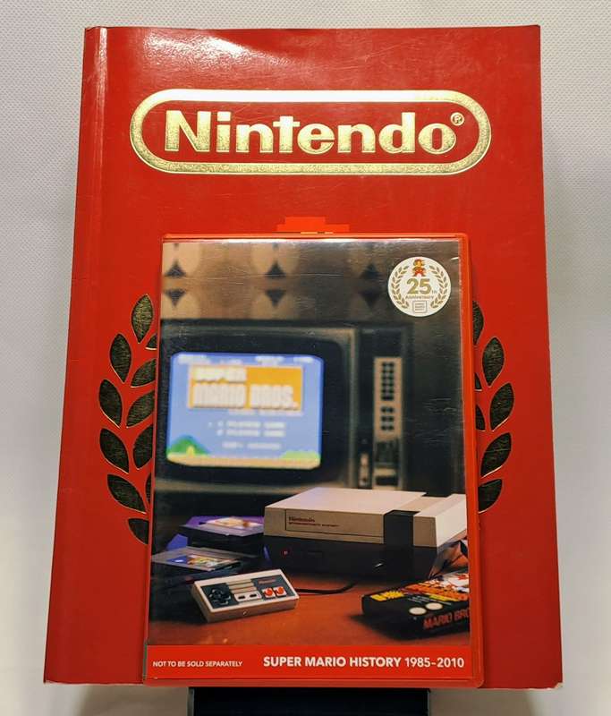 Nintendo 25th Anniversary Super Mario History CD with Booklet & SA Magazine with Stickers