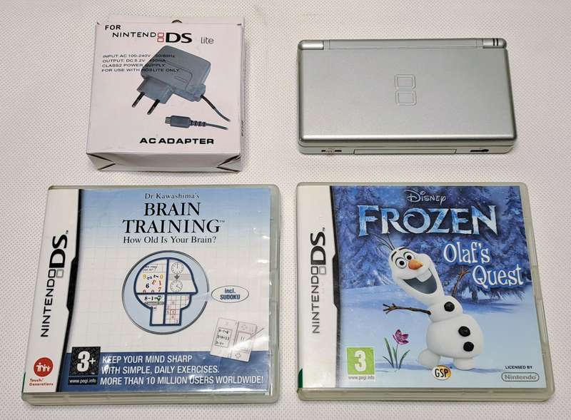 Nintendo DS Lite (Silver) Handheld Console with two games (Free Shipping)