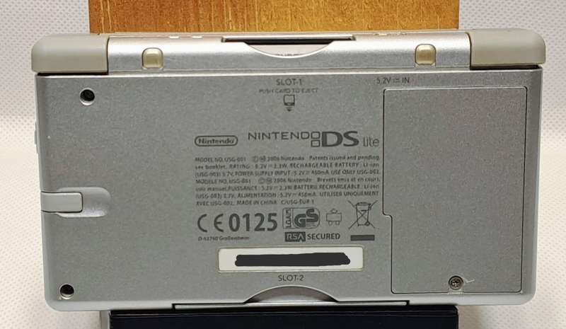 Nintendo DS Lite (Silver) Handheld Console with two games (Free Shipping)