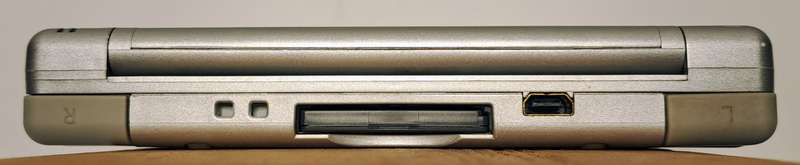 Nintendo DS Lite (Silver) Handheld Console with two games (Free Shipping)