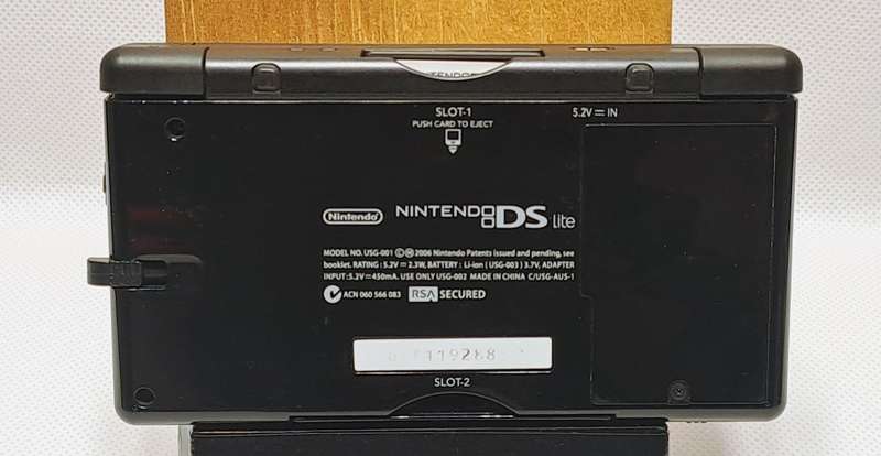Nintendo DS Lite (Black) Handheld Console with two games (Free Shipping)