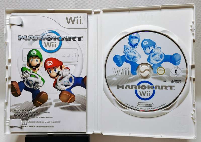 Mario Kart - Nintendo Wii Game