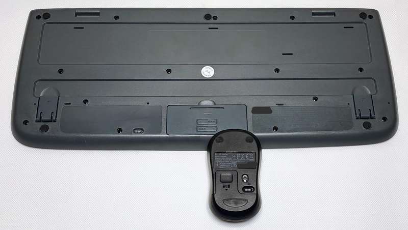 Logitech MK330 Wireless Desktop Keyboard and Mouse Combo
