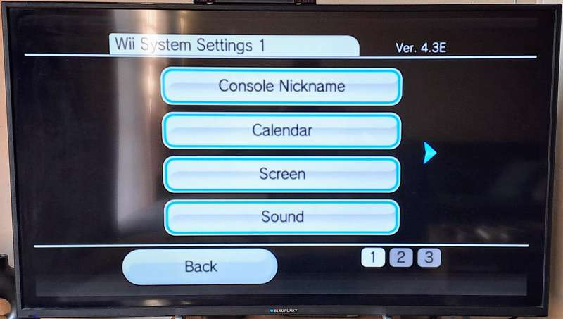 Nintendo Wii (Black & White) Console - WiiSports HDMI Bundle