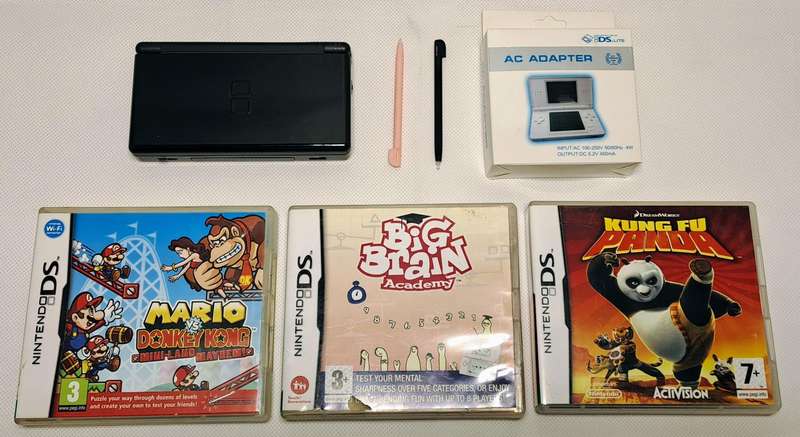 Nintendo DS Lite (Black) Handheld Console with three games (Free Shipping)