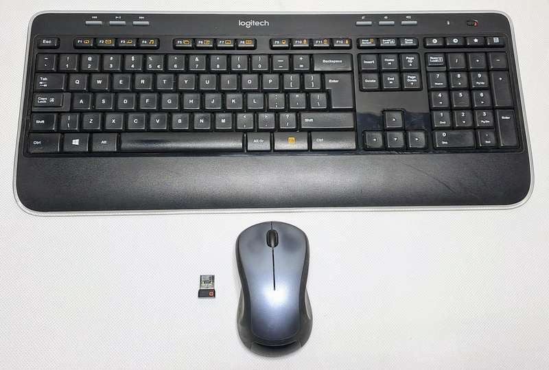 Logitech MK520 Wireless Combo  K520 Keyboard & M310 Mouse (No Packaging)