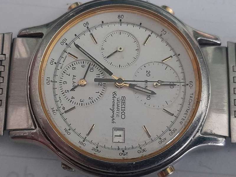 Two vintage watches to wear as is, or for minor repairs.