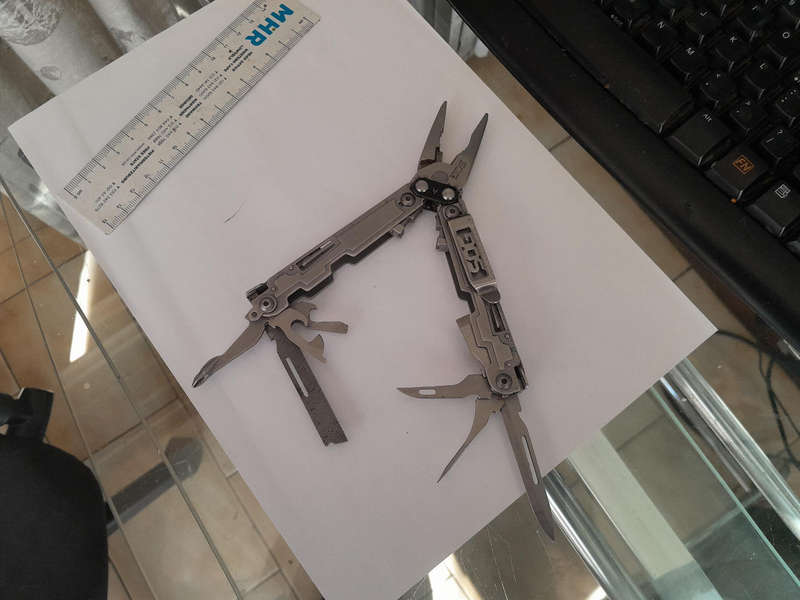 SOG, USA Multitool.