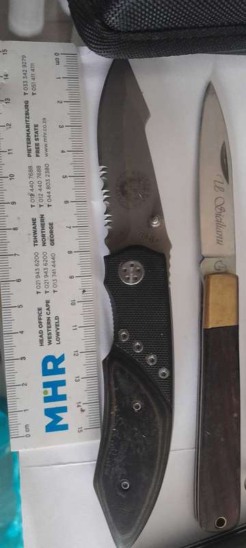 10 Pocket Knives.