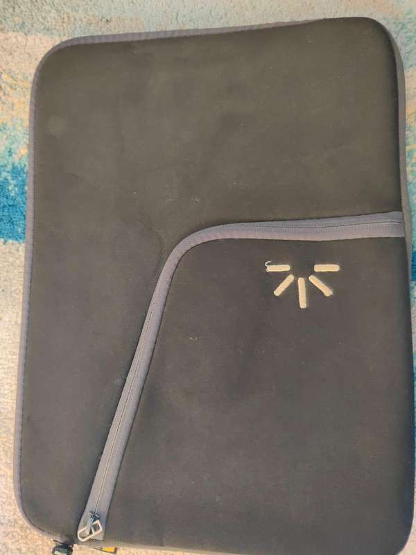 CASE LOGIC LAPTOP SLEEVE | 13/14' LAPTOP SIZE
