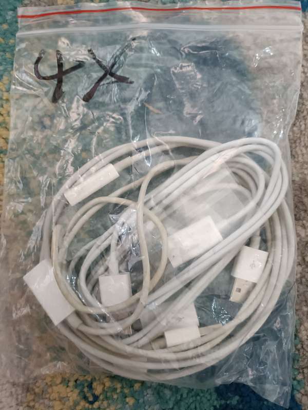 Bulk lot of Apple accessories