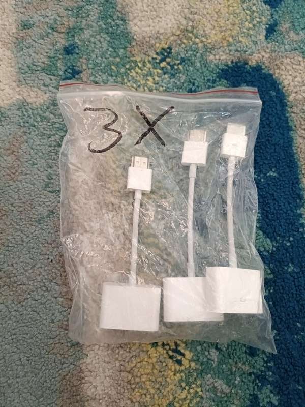 Bulk lot of Apple accessories