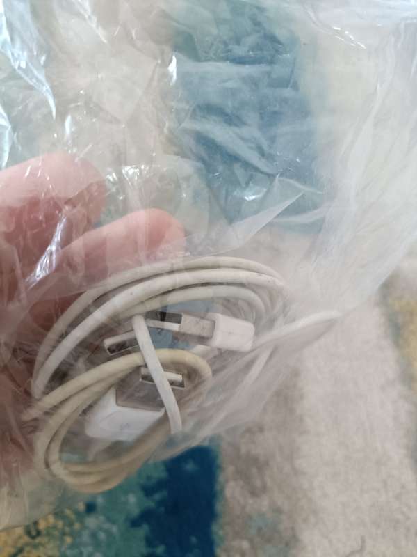 Bulk lot of Apple accessories