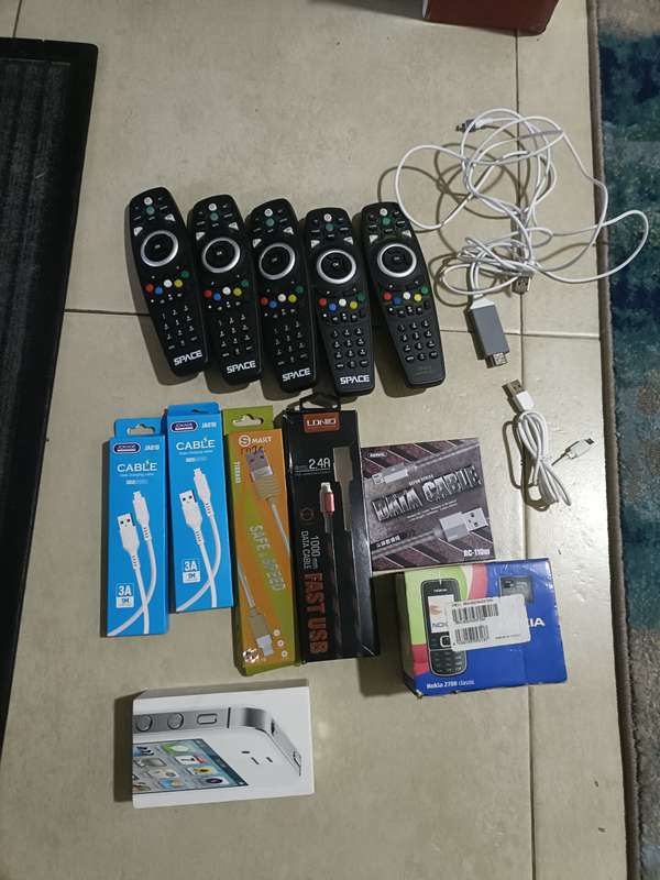 Bulk lot of electronics